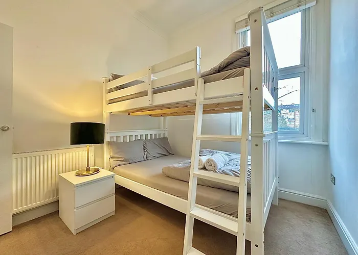 Clapham Apartment